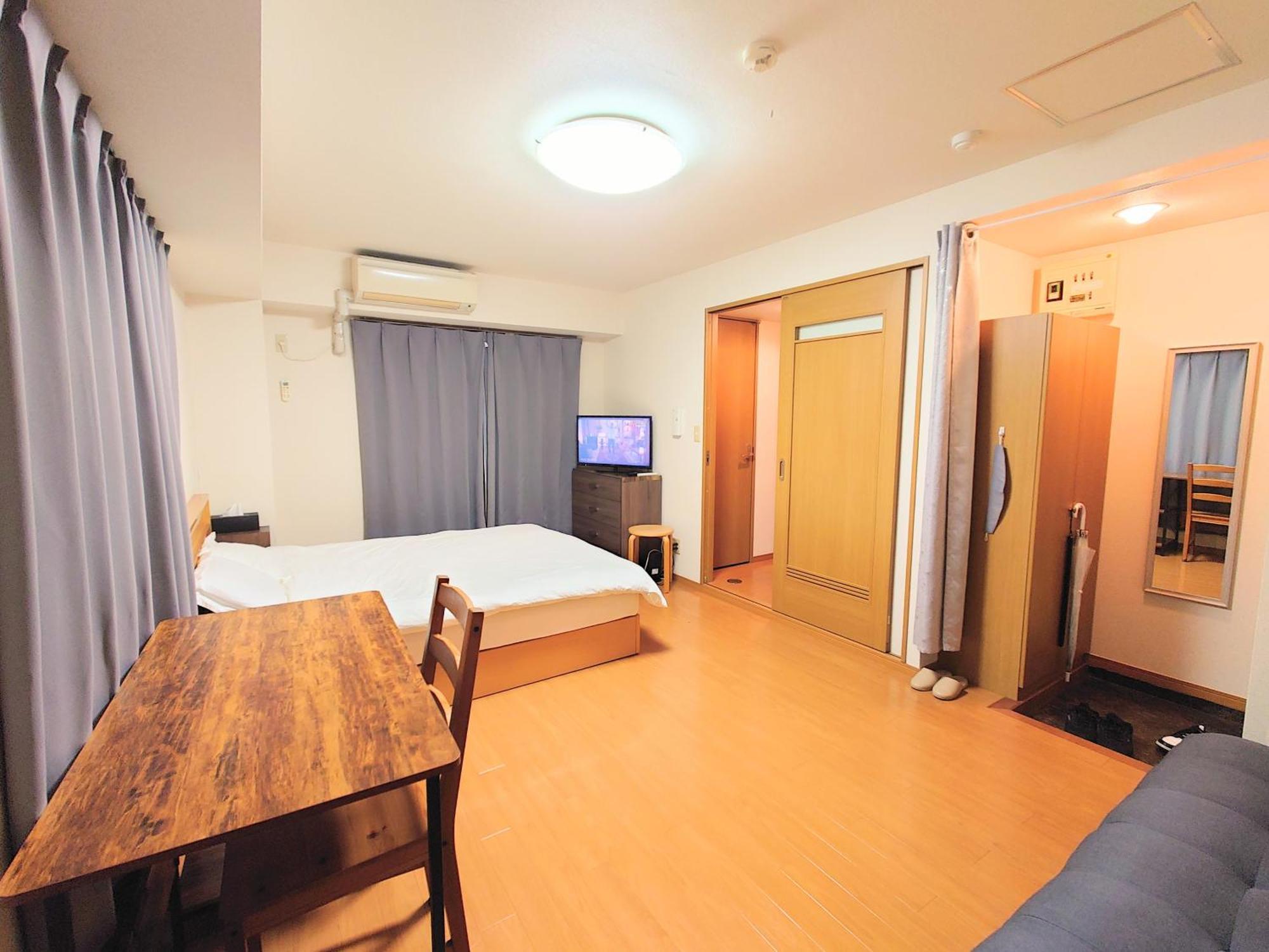 Honeys Guest House Elevator , Wash Machine, Huge Closet Space, Private Bathroom, Walk To Skytree In 10 Minutes — Photos 2
